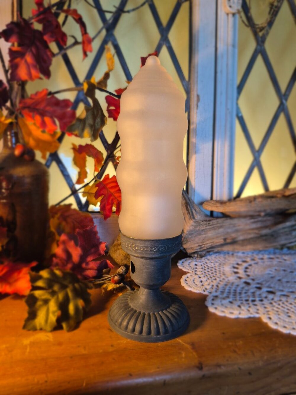 Cabinet of Curiosities 🧚‍♂️ Vintage Art Deco Boudoir Skyscraper Lamp - Picture 4 of 9